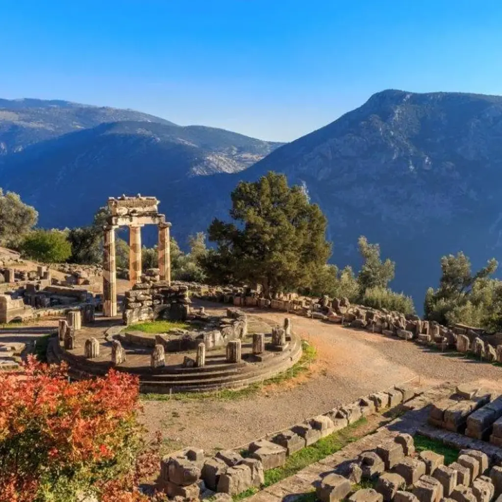 Explore Classical Greece, Italian-speaking guide for 8 days with Destination Services Greece and discover unforgettable experiences - Photo 2