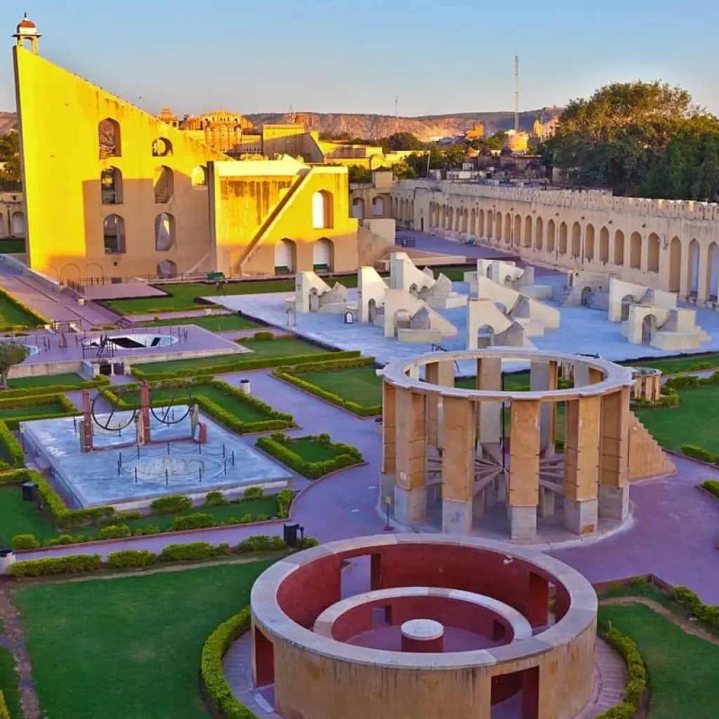 Explore Super Saver Golden Triangle with Mumbai for 8 days with GeTS Holidays and discover unforgettable experiences - Photo 2