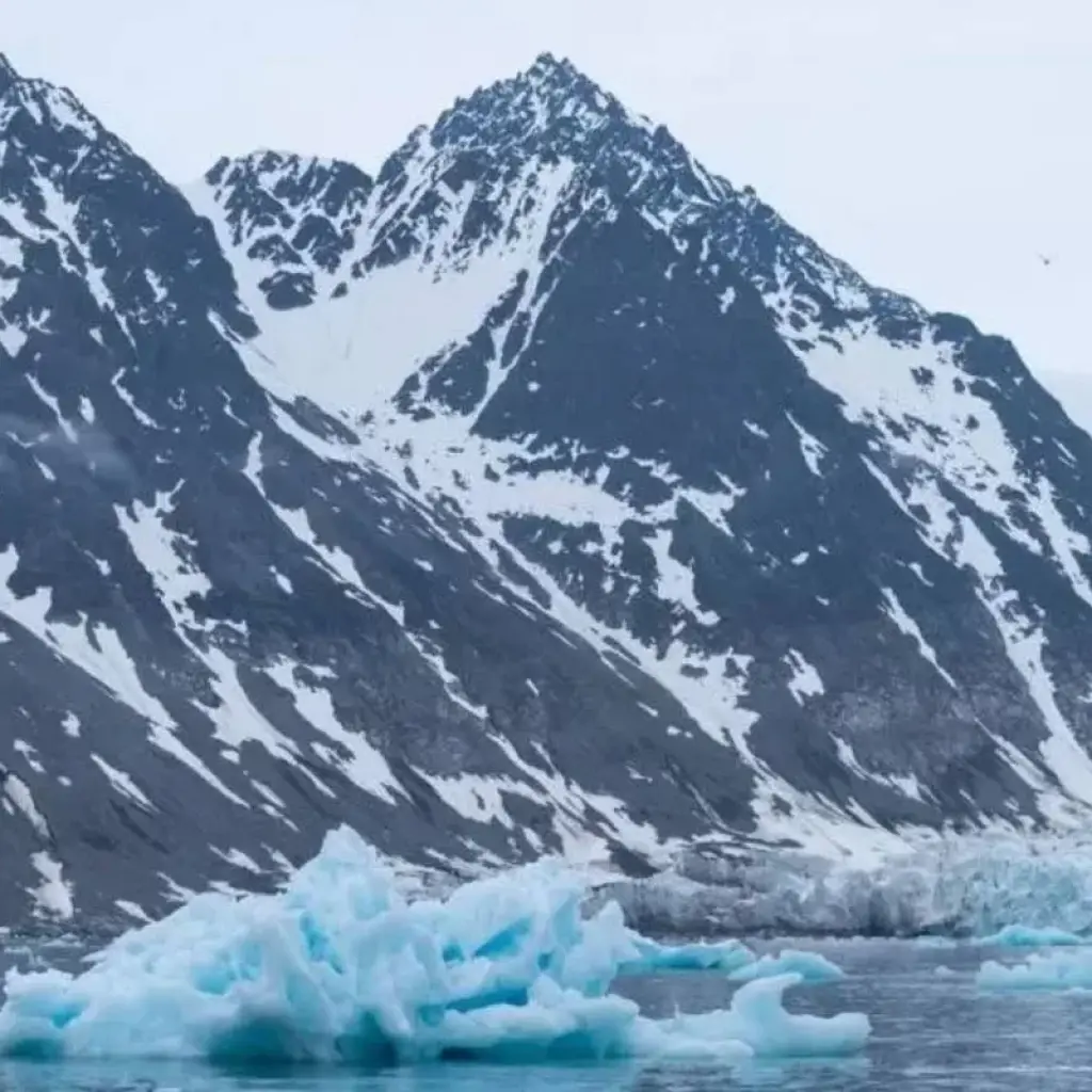 Explore Premium: East Greenland's Northern Lights: Fly and Cruise for 10 days with Inventia and discover unforgettable experiences - Photo 2