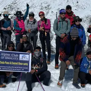 Explore Everest Base Camp And Gokyo Lake Trek for 19 days with Alpine Club of Himalaya and discover unforgettable experiences - Photo 5