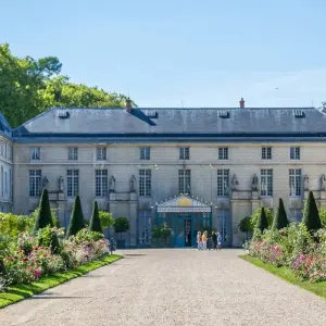 Explore Paris to Normandy with 3 Nights in London 2025 for 11 days with Avalon Waterways and discover unforgettable experiences - Photo 2