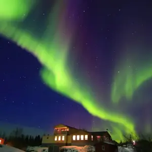 Explore 8-Day Yellowknife Northern Lights & Rockies Autumn Tour | Explore the Aurora and National Parks for 8 days with Calgary Tours and discover unforgettable experiences - Photo 11