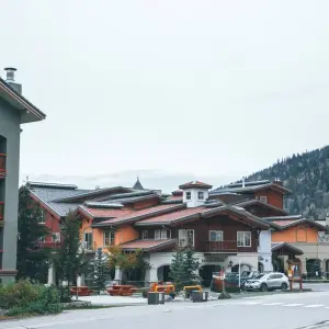Explore The Canadian Rockies for 13 days with Cosmos and discover unforgettable experiences - Photo 9