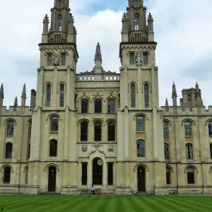 Explore The British Isles in Depth for 23 days with Cosmos and discover unforgettable experiences - Photo 2
