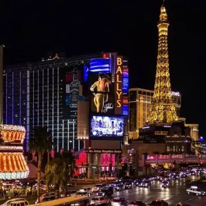 Explore Exploring America's National Parks for 15 days with Cosmos and discover unforgettable experiences - Photo 7