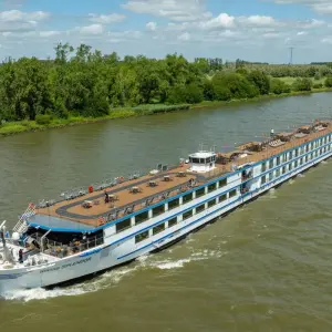 Explore Classic Danube, Vienna  - Vienna, MS Swiss Splendor 5* for 8 days with Crucemundo  and discover unforgettable experiences - Photo 11