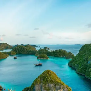 Explore Goroka Festival, Madang & The Sepik River for 12 days with Crooked Compass and discover unforgettable experiences - Photo 4