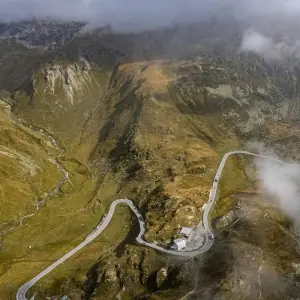 Explore Glacier Express & Porsche 911 Rail & Drive Experience for 6 days with EPIKdrives and discover unforgettable experiences - Photo 9