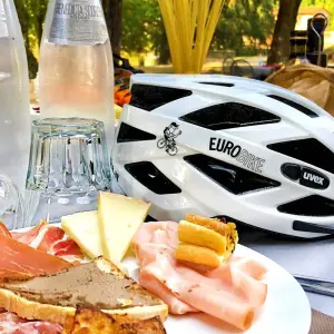 Explore Umbria based in one hotel for 7 days with Eurobike and discover unforgettable experiences - Photo 4