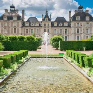 Explore Chateaux of the Loire Walk for 8 days with Exodus Adventure Travels and discover unforgettable experiences - Photo 5