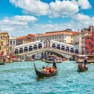 Explore Europe Jewel for 14 days with Expat Explore Travel and discover unforgettable experiences - Photo 6