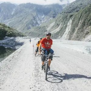 Explore Wild West from Queenstown - Top rated by National Geographic for 6 days with Flying Kiwi and discover unforgettable experiences - Photo 6