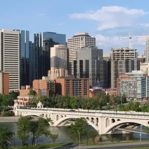Explore Great Resorts of the Canadian Rockies with the Rocky Mountaineer for 10 days with Globus and discover unforgettable experiences - Photo 4