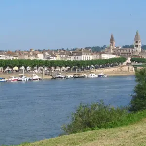 Explore Burgundy by bike:  Grand cru and Romanesque art - Guided cycling tour for 8 days with Grand Angle  and discover unforgettable experiences - Photo 11
