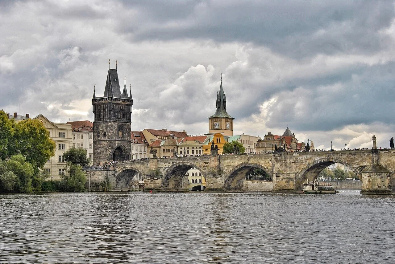 Dive into 5-Day Prague Itinerary: What to See, Tips & Guided Tours with expert insights, published on May 7, 2025, and explore new travel ideas - photo 2