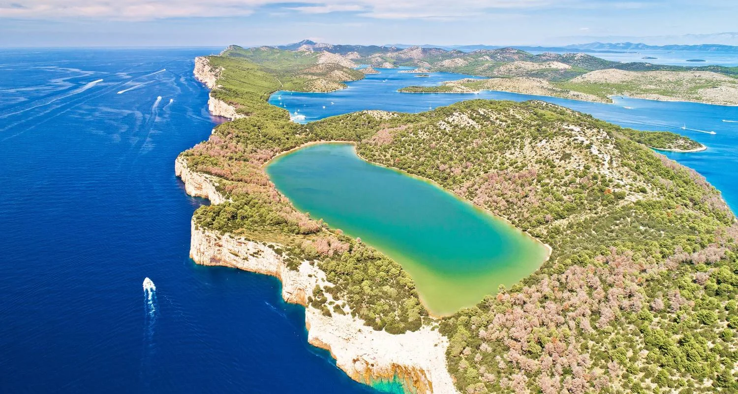 Guided round trip 1 week national parks and coast - 8 days with Croaticum GmbH - Photo 2 Explore Guided round trip 1 week national parks and coast for 8 days with Croaticum GmbH and discover unforgettable experiences - Photo 2