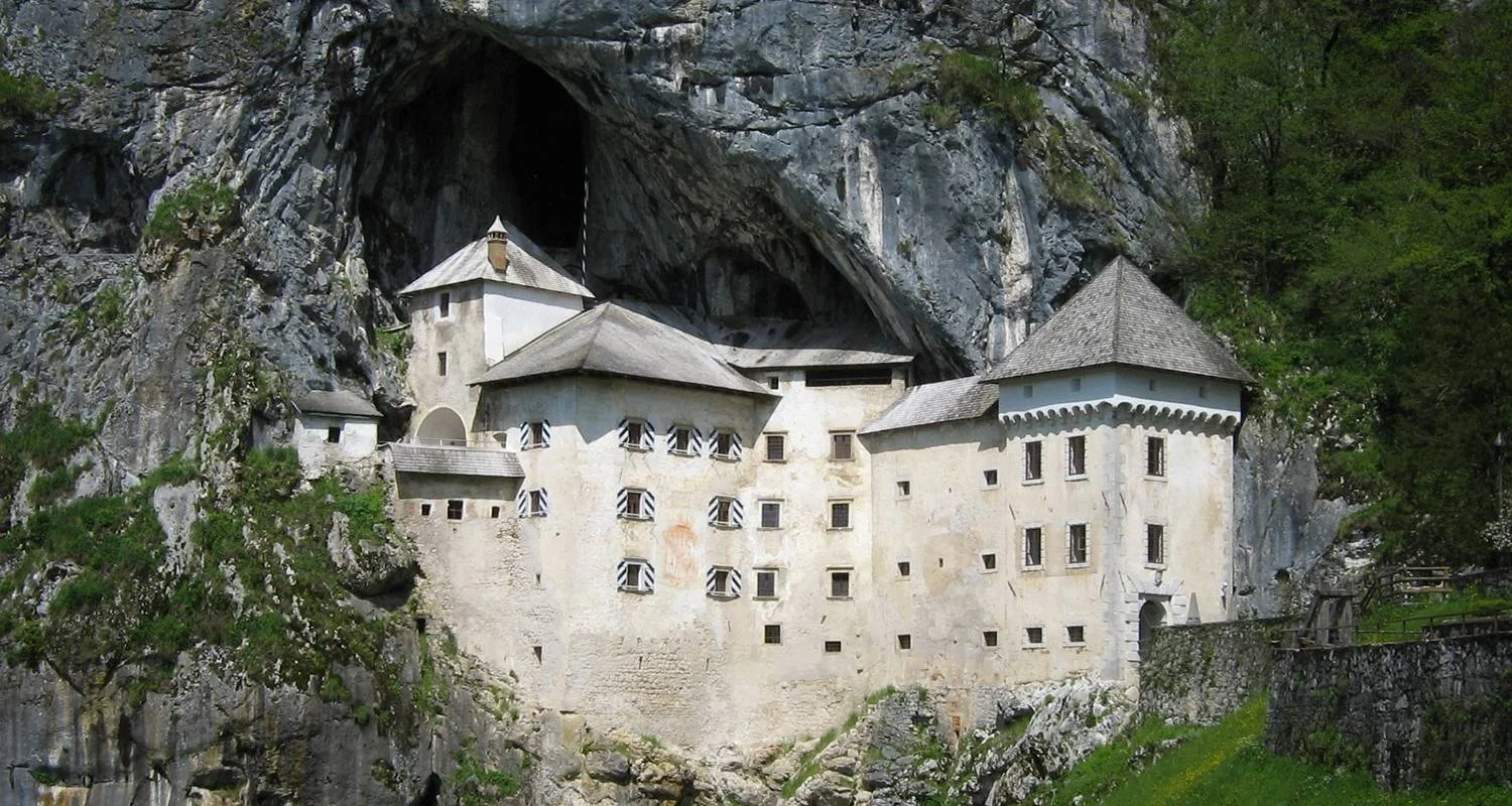 Emerald Tour of Slovenia - 8 days with Helia Travel Agency - Photo 2 Explore Emerald Tour of Slovenia for 8 days with Helia Travel Agency and discover unforgettable experiences - Photo 2