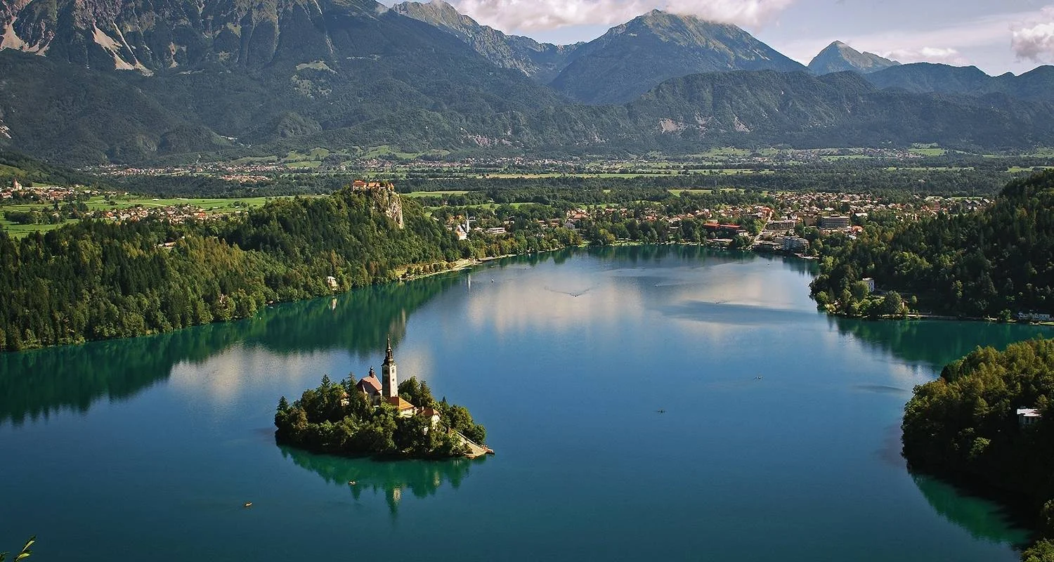 Pearls Of Slovenia Tour - 8 days with Helia Travel Agency - Photo 2 Explore Pearls Of Slovenia Tour for 8 days with Helia Travel Agency and discover unforgettable experiences - Photo 2