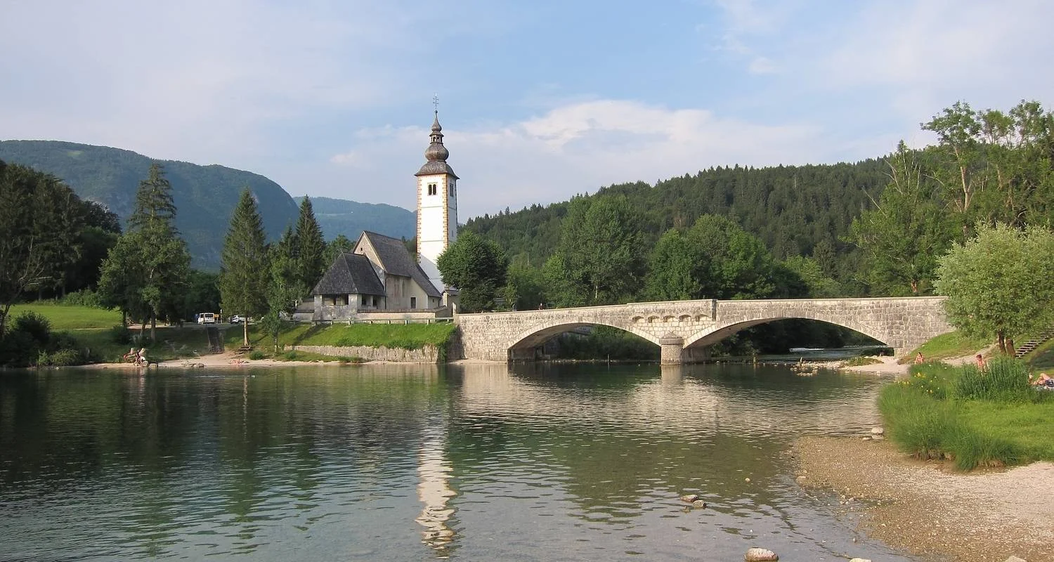Slovenia - 3 Lakes Walk - 5 days with Helia Travel Agency - Photo 2 Explore Slovenia - 3 Lakes Walk for 5 days with Helia Travel Agency and discover unforgettable experiences - Photo 2