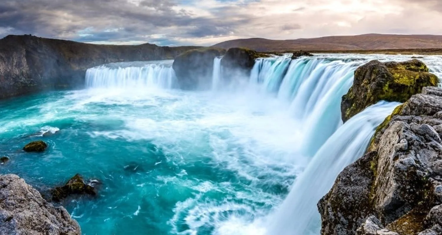 Iceland and Beyond - Reykjavík to Hamburg via Scotland's Northern Isles - 15 days with Hurtigruten - Photo 2 Explore Iceland and Beyond - Reykjavík to Hamburg via Scotland's Northern Isles for 15 days with Hurtigruten and discover unforgettable experiences - Photo 2